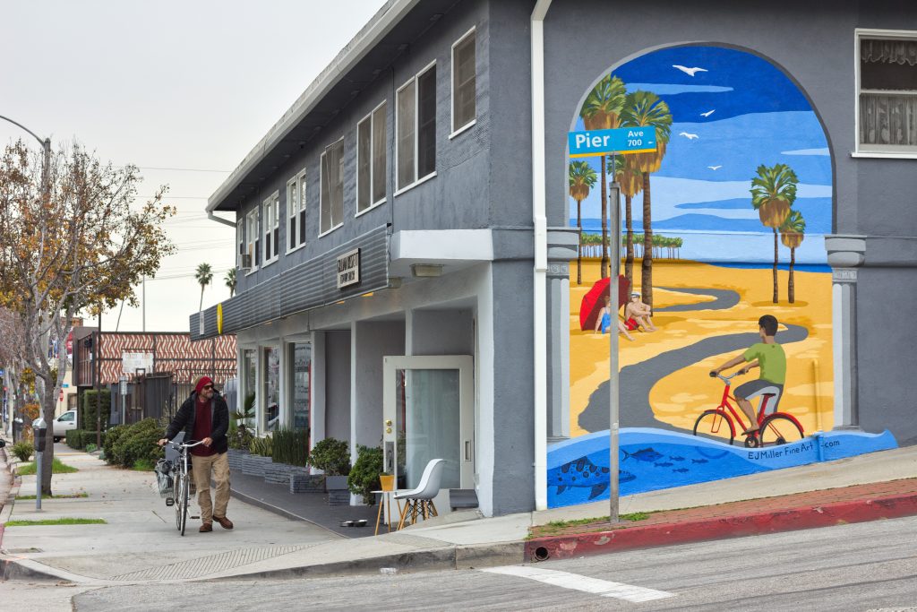 Lincoln Pier mural