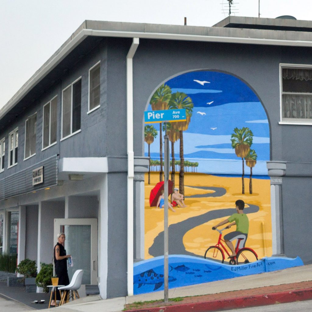 Lincoln Pier mural